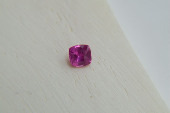 Vivid Hot Pink Sapphire - 0.70 ct - Eye Clean - GIA Certified - Cushion Cut
