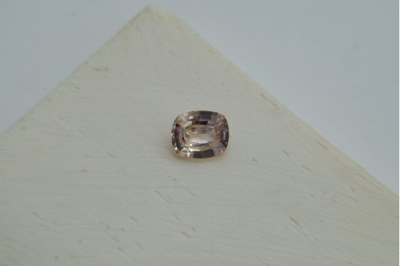 0.75 ct Vivid Pastel Pinkish-Orange Sapphire - GIA Certified - Cushion Cut
